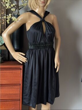 BRUNYA Beautiful Classic Black Strapless Knot Front Cocktail Dress.